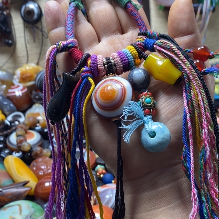 善***果玛瑙/玉髓未镶嵌颈饰