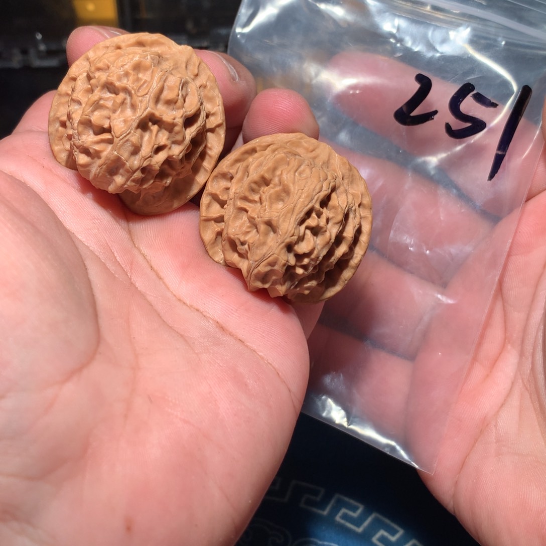 文玩核桃吊坠苹果 