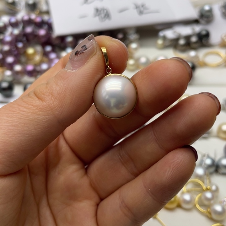 拼合珍珠（马贝珠）吊坠(不含链)18K金镶嵌