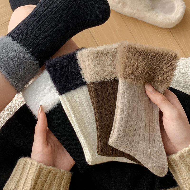 M5绒袜口毛绒袜子女中筒袜秋冬季加厚保暖休闲复古堆堆袜女