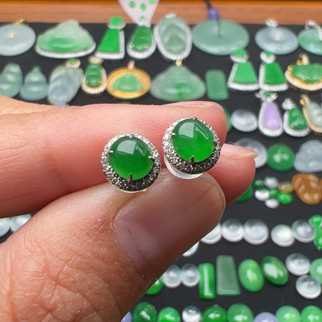 翡翠颈饰18K金镶嵌耳钉