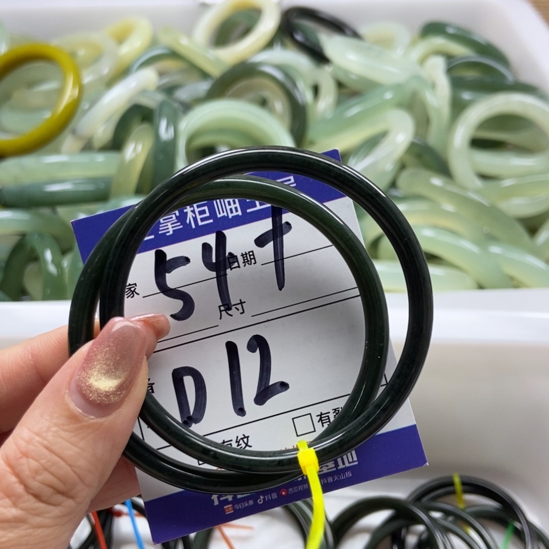 和田玉手镯手镯未镶嵌