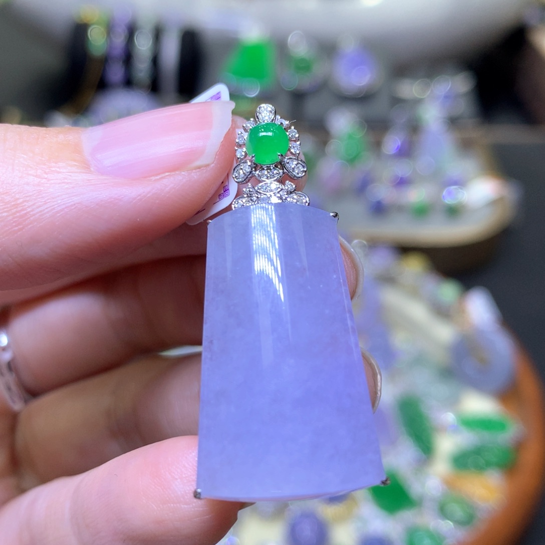 【闪购商品】翡翠颈饰18K金镶嵌翡翠吊坠项链