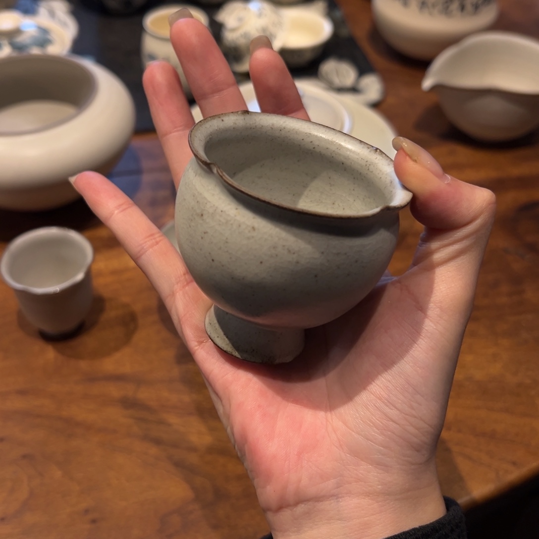 瓷片陶瓷。      陶瓷。      