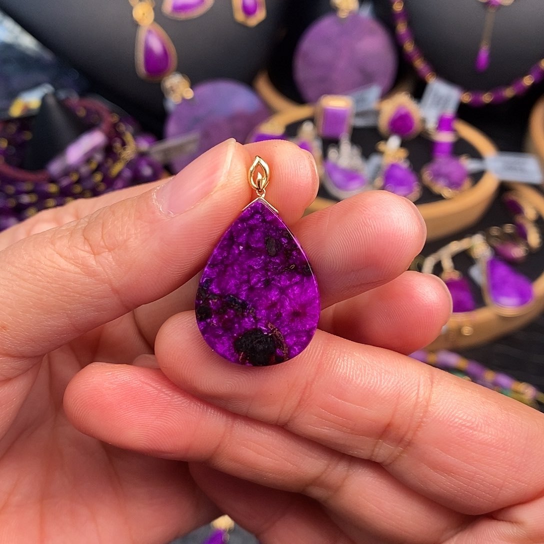 苏纪石（舒俱来）吊坠18K金镶嵌