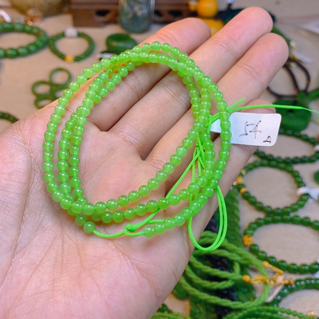 和田玉未镶嵌颈饰选**路