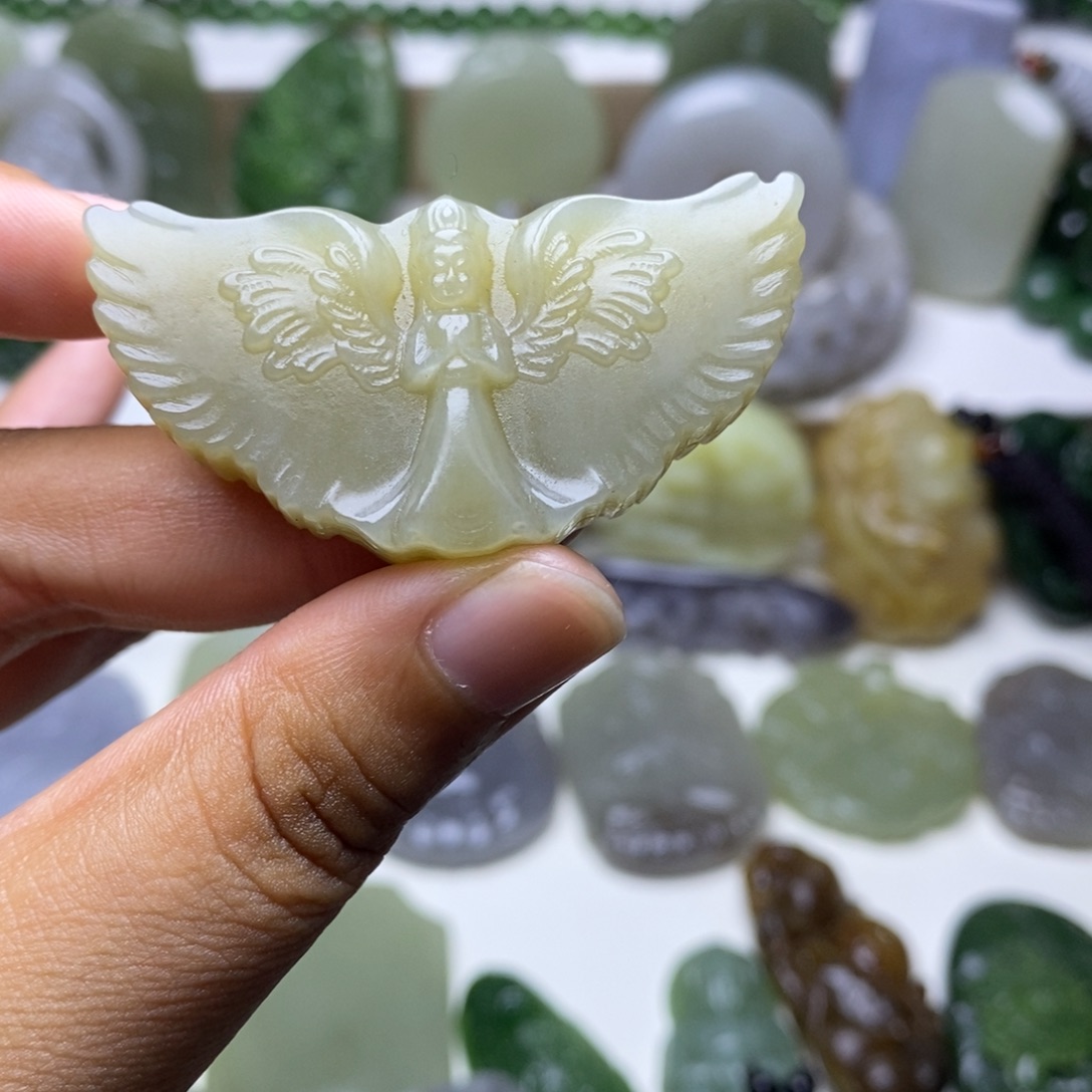 颈饰未镶嵌和田玉