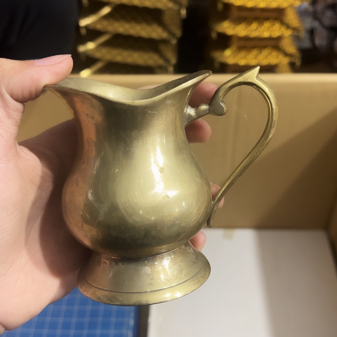 陶瓷制品厂及其子