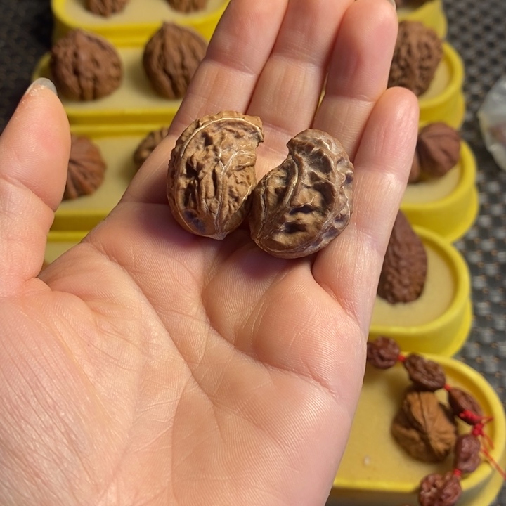 文玩核桃把件异形