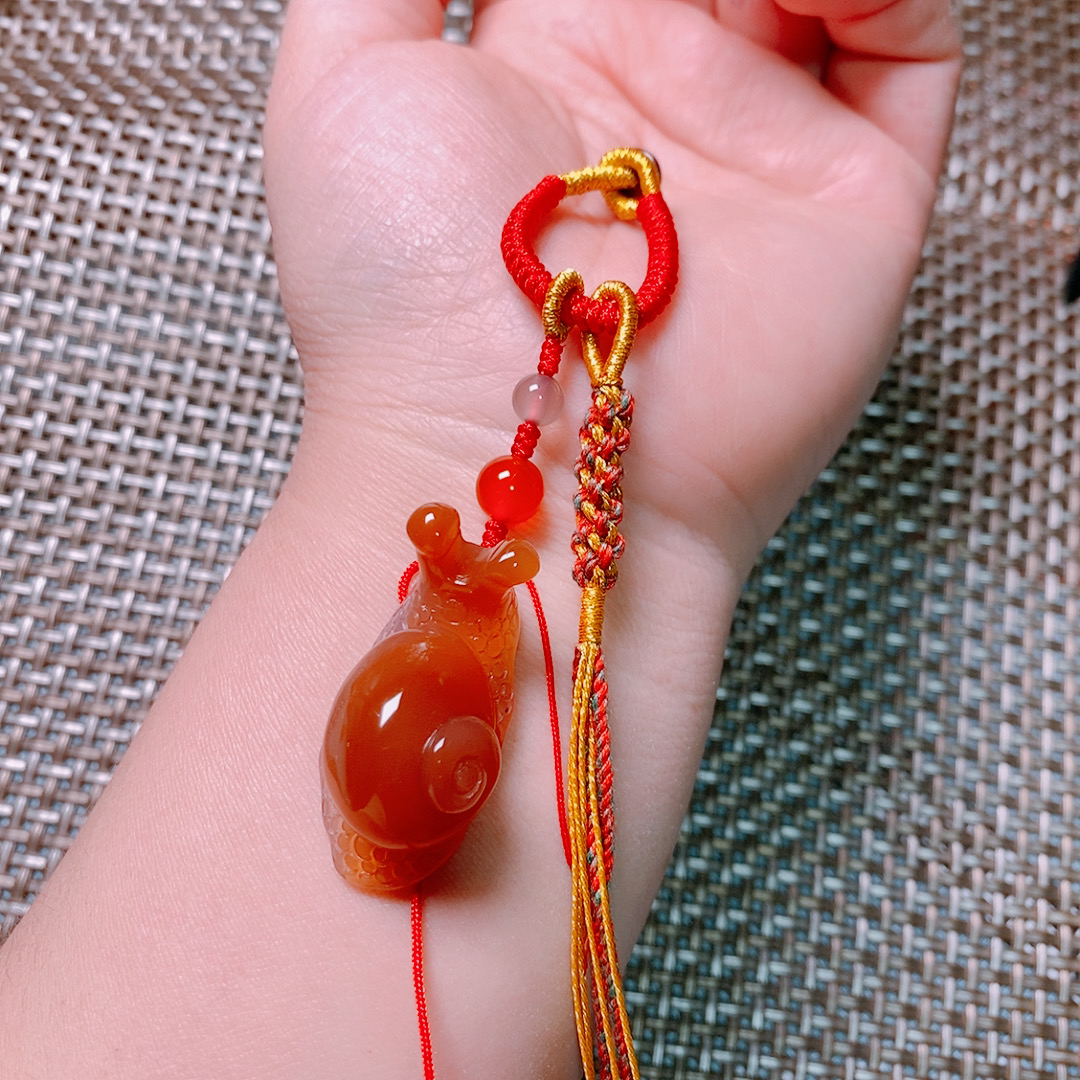 天然玛瑙俏色立体雕刻蜗牛吊坠玛瑙时来运转安居乐业钥匙扣包挂件