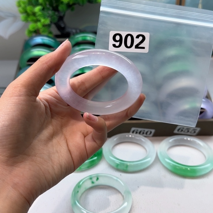 玉博***H时尚飘花手镯902