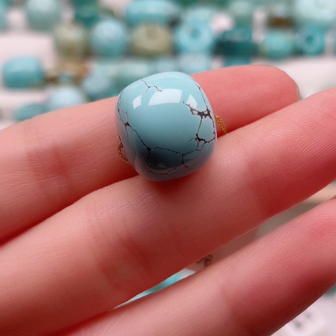 绿松石原矿未镶嵌摩****?