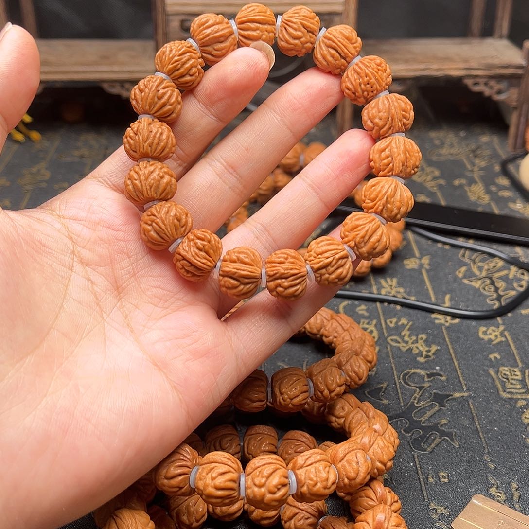 桃核吊坠小金豆手串