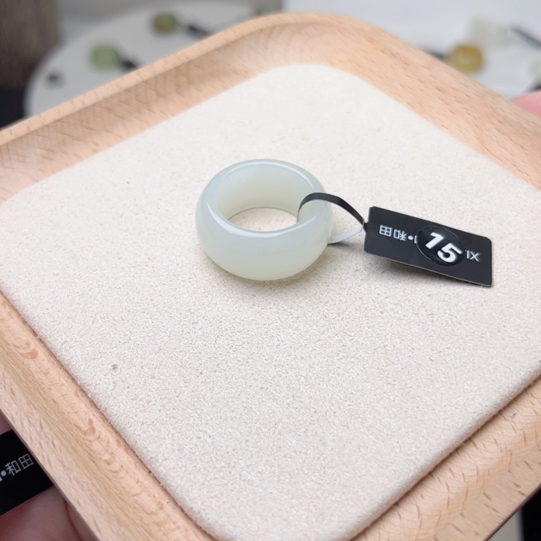 和田玉戒指未镶嵌