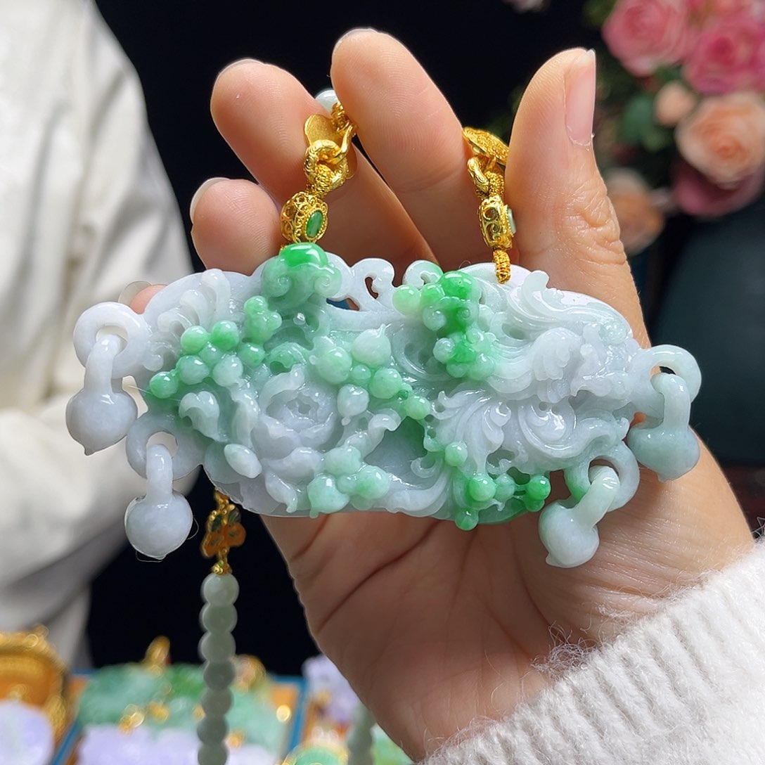 翡翠颈饰未镶嵌阳绿凤凰