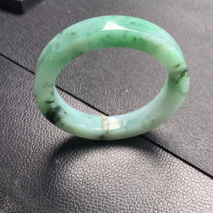 定制翡翠未镶嵌手镯