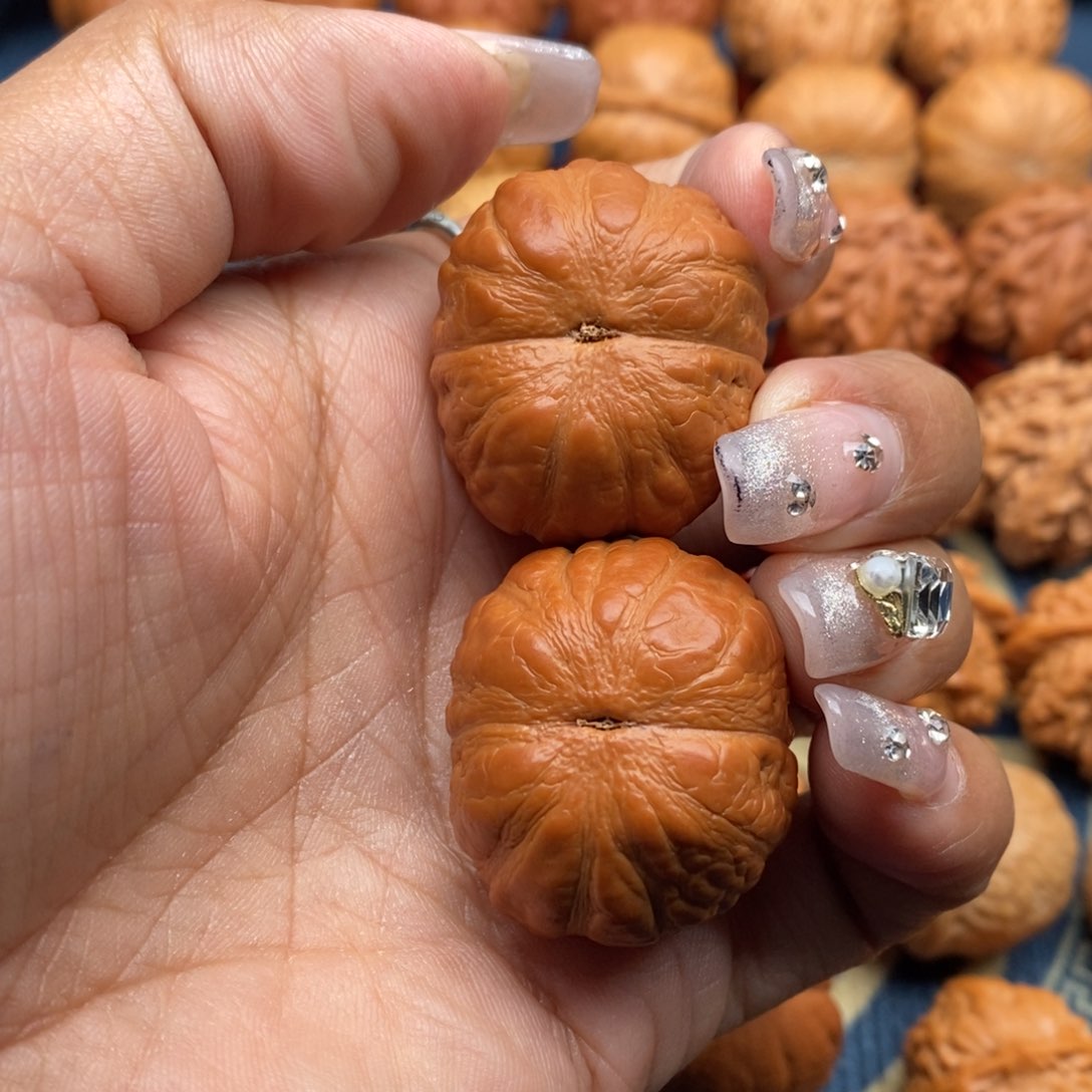 文玩核桃把件已*启手捻