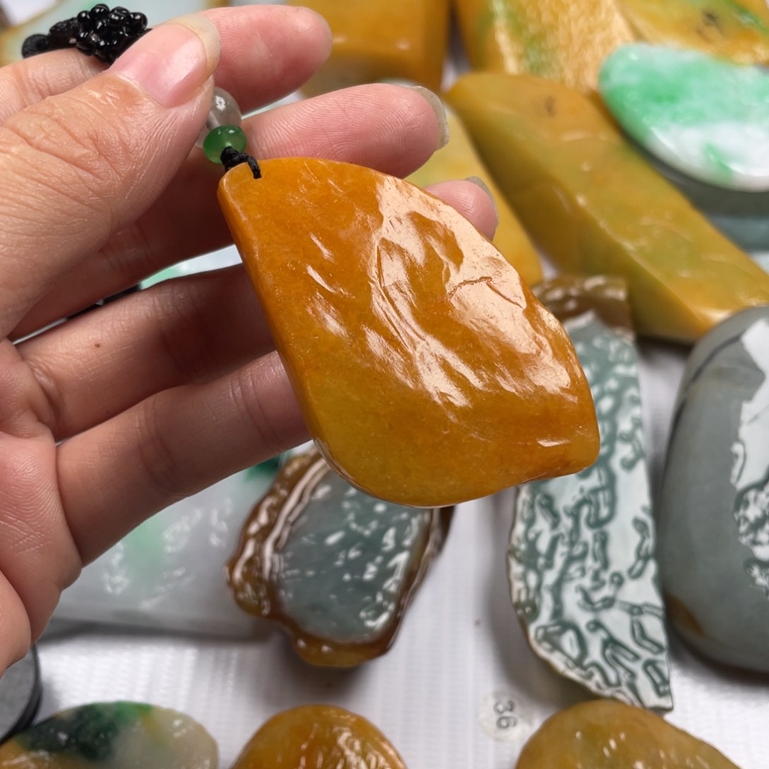 【闪购商品】翡翠颈饰未镶嵌翡翠