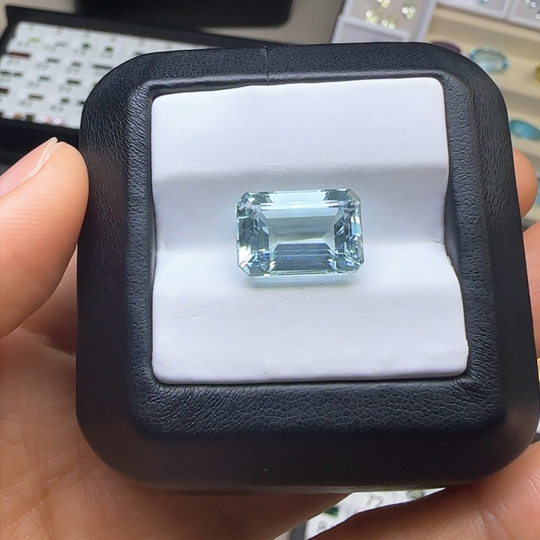 海蓝宝石裸石未镶嵌天然无烧7.58克拉