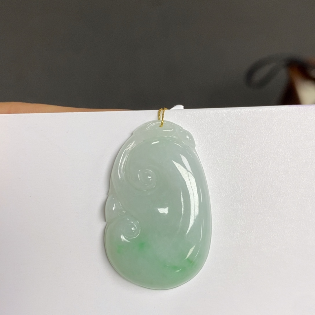 翡翠未镶嵌颈饰如意