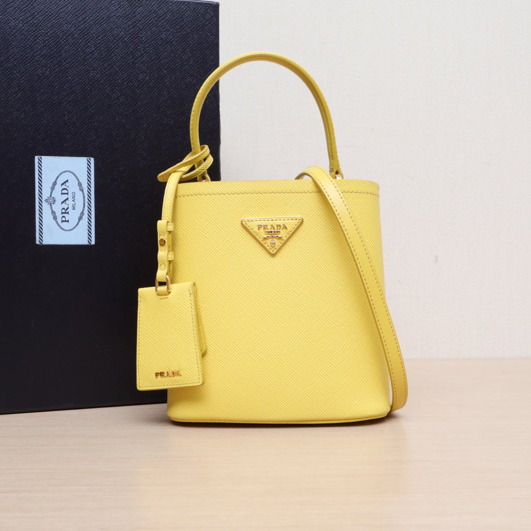 99新 Prada/普拉达 【娇】水桶 购物袋 黄色 皮革C 376741
