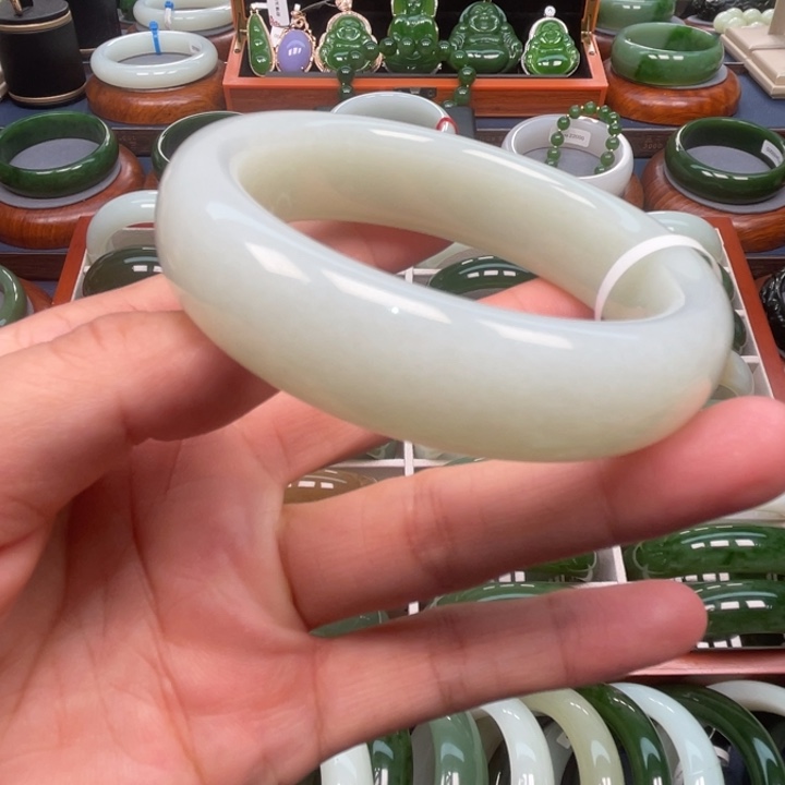 和田玉（碧玉）手镯未镶嵌