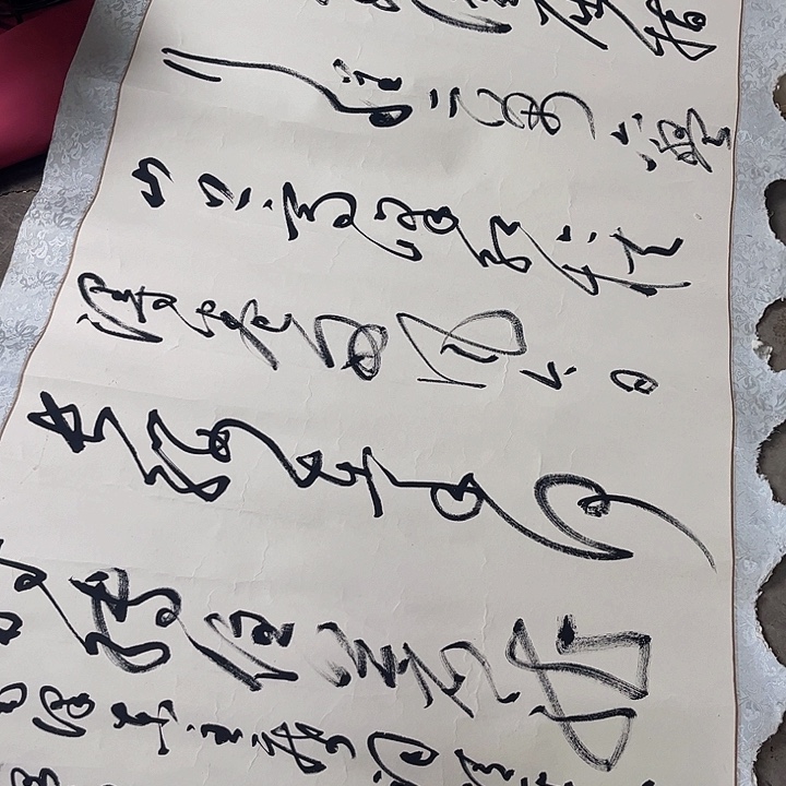 摆件，轴坏，破损，水渍都是正常的
