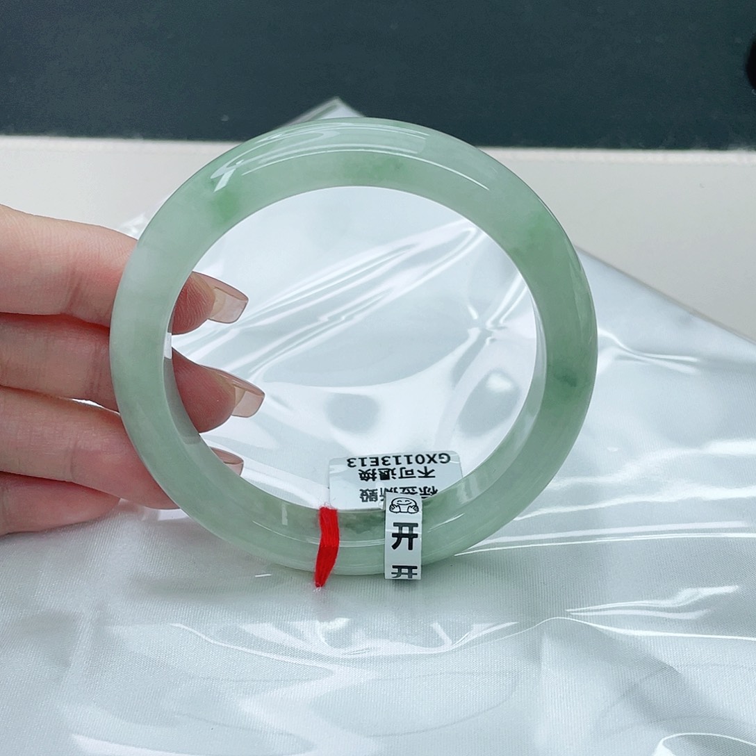 翡翠手镯未镶嵌正60.3