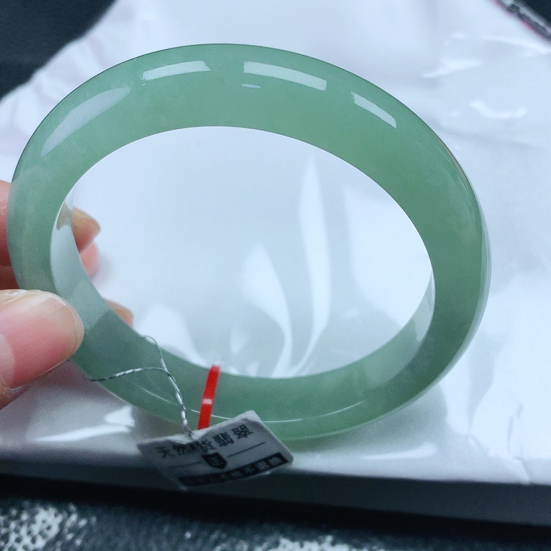 翡翠手镯未镶嵌56+圈