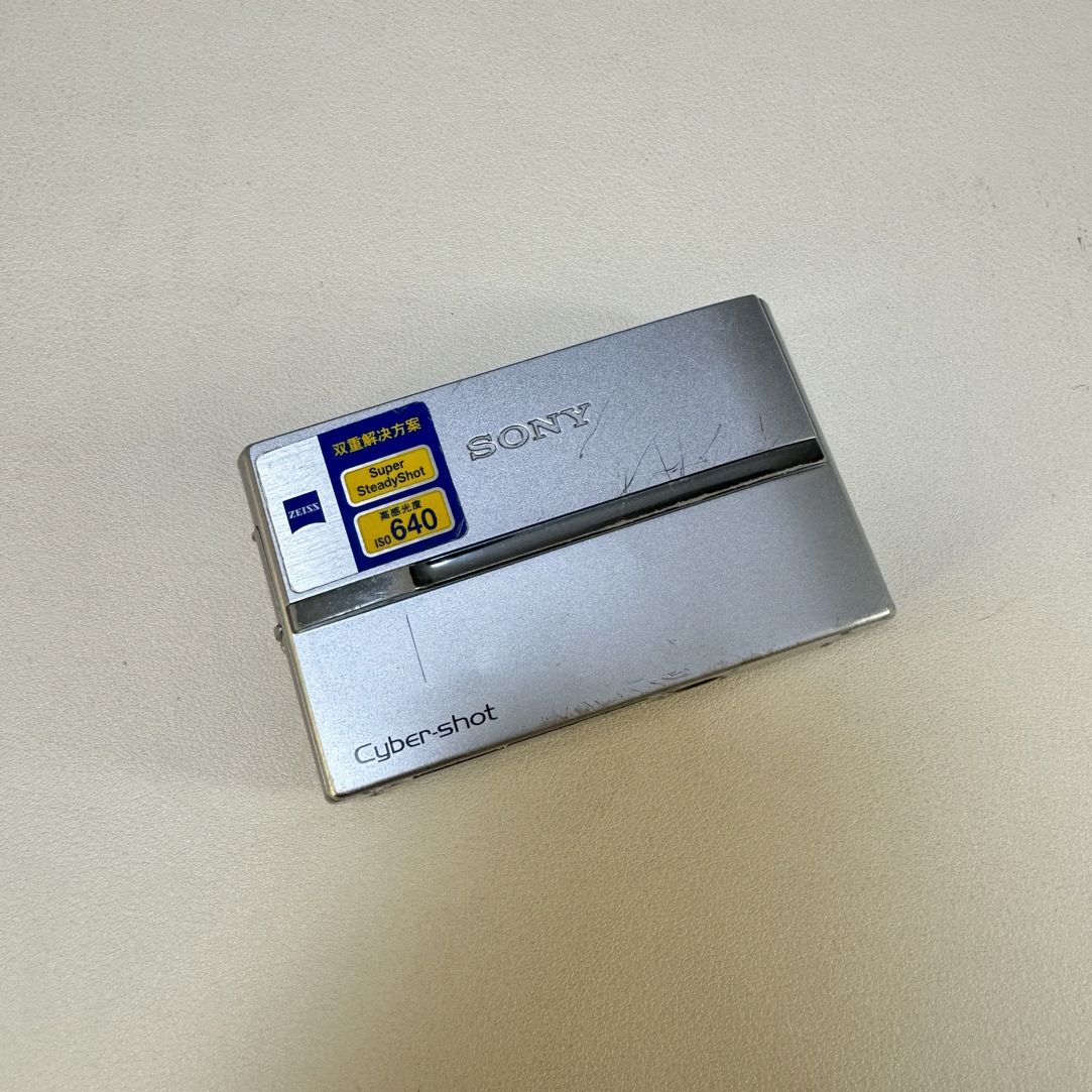 9新 Sony/索尼 索尼t9 600w像素 3倍光学变焦 色彩浓郁