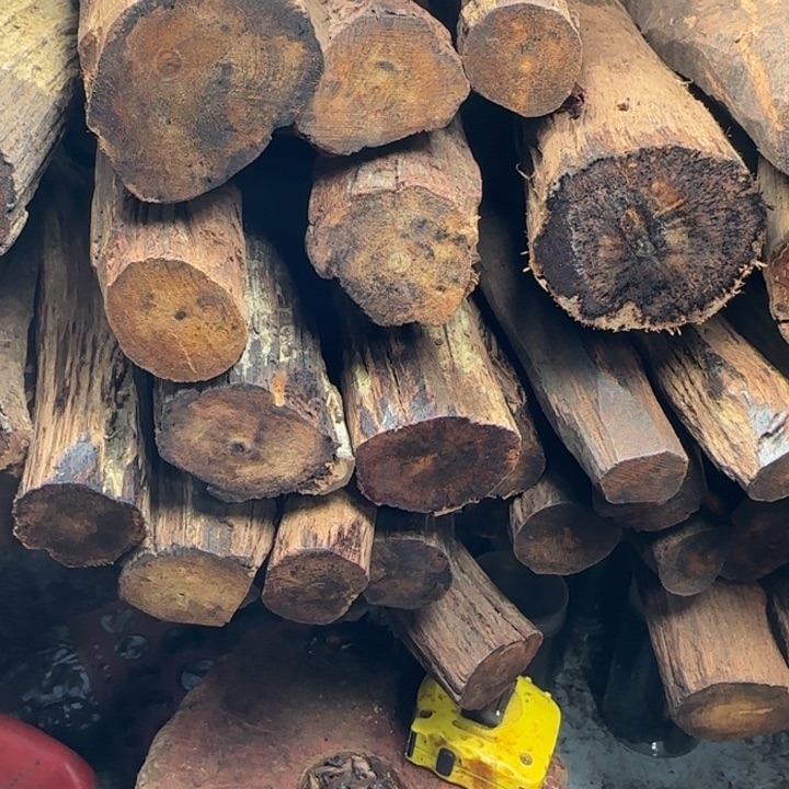 牛***哥木降真香开料直播间