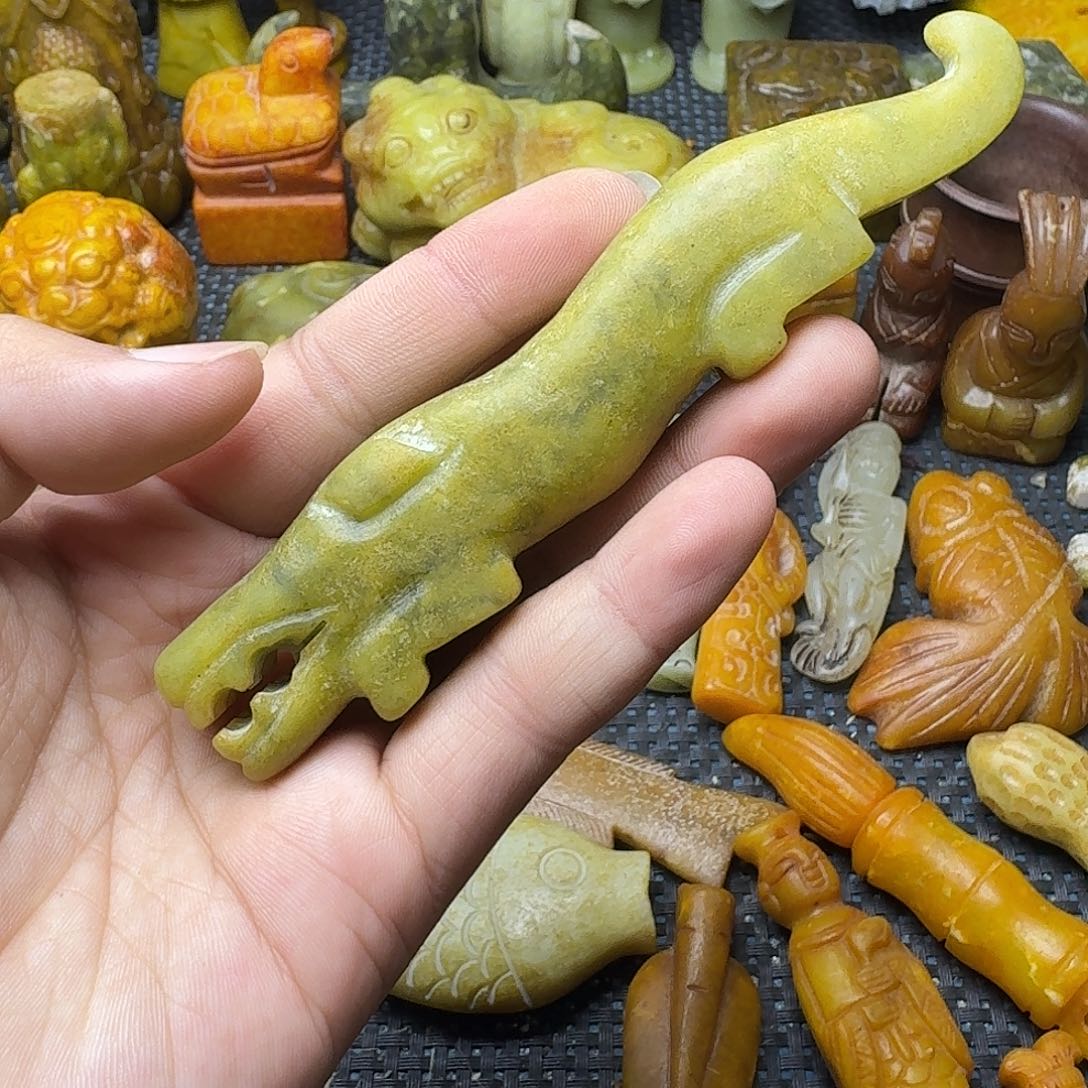 白玉菩提吊坠。。。