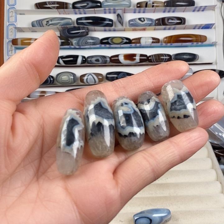 玛瑙/玉髓未镶嵌珠宝半成品