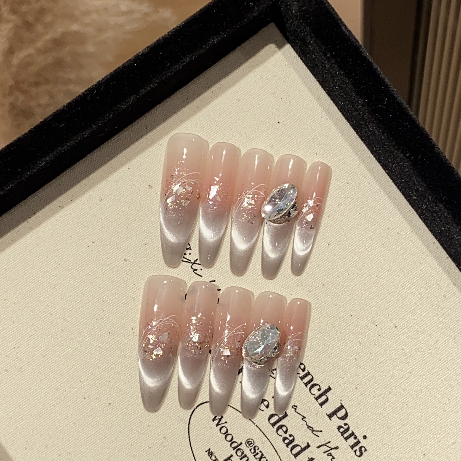 穿戴甲美甲冰透渐变微笑猫眼亮片堆堆圆钻中长款眷顾可拆卸穿戴甲