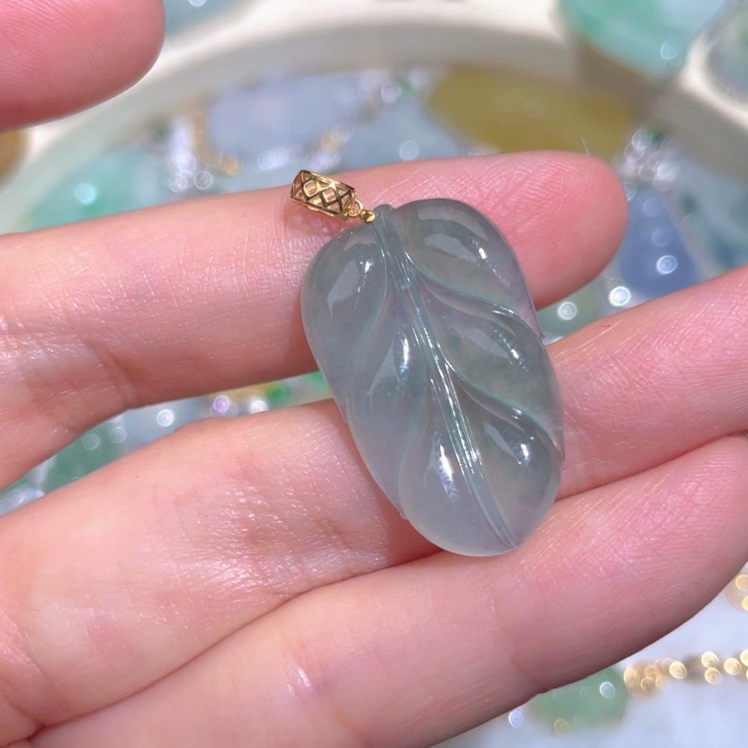 翡翠颈饰18K金镶嵌翡翠