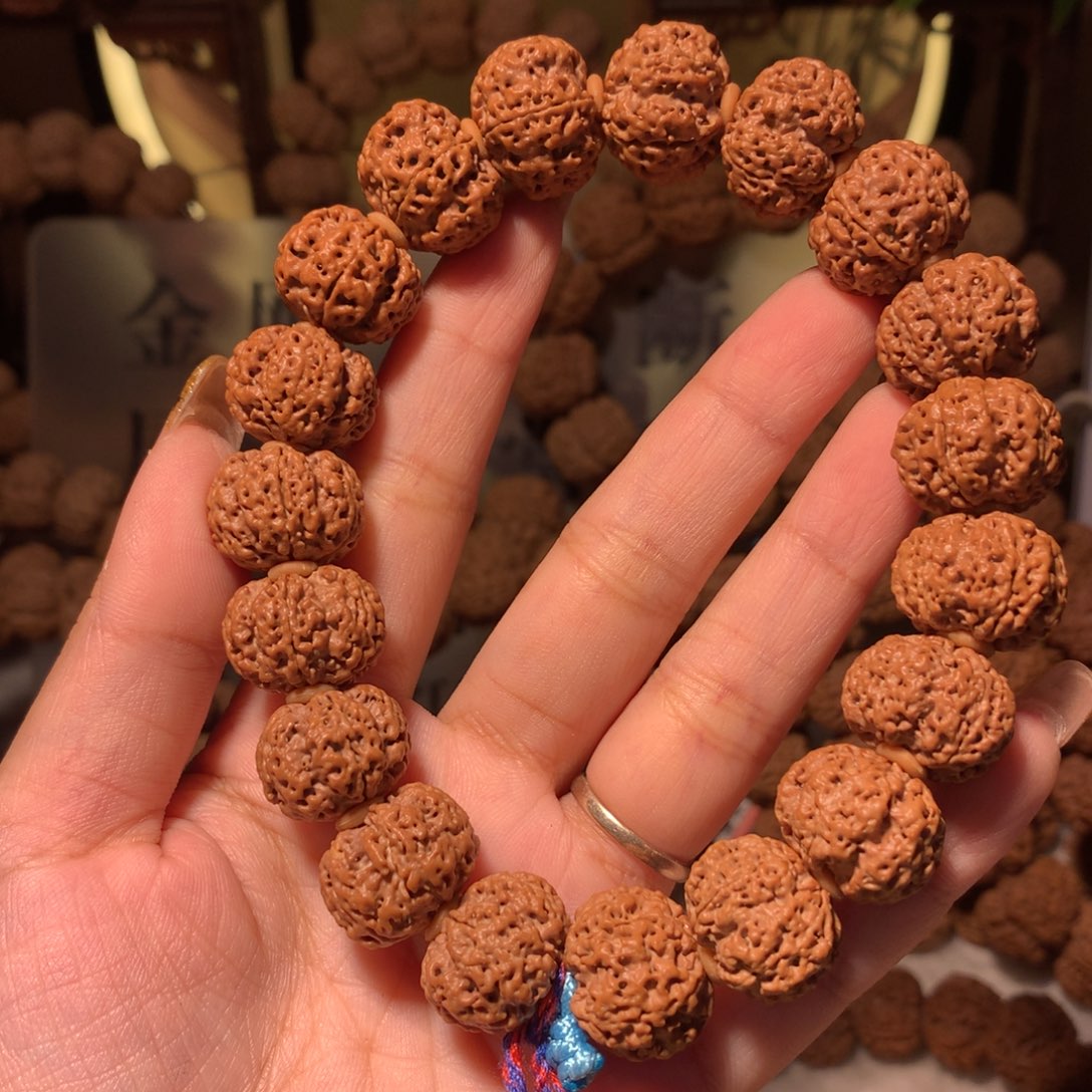 金刚菩提手串天*1。             