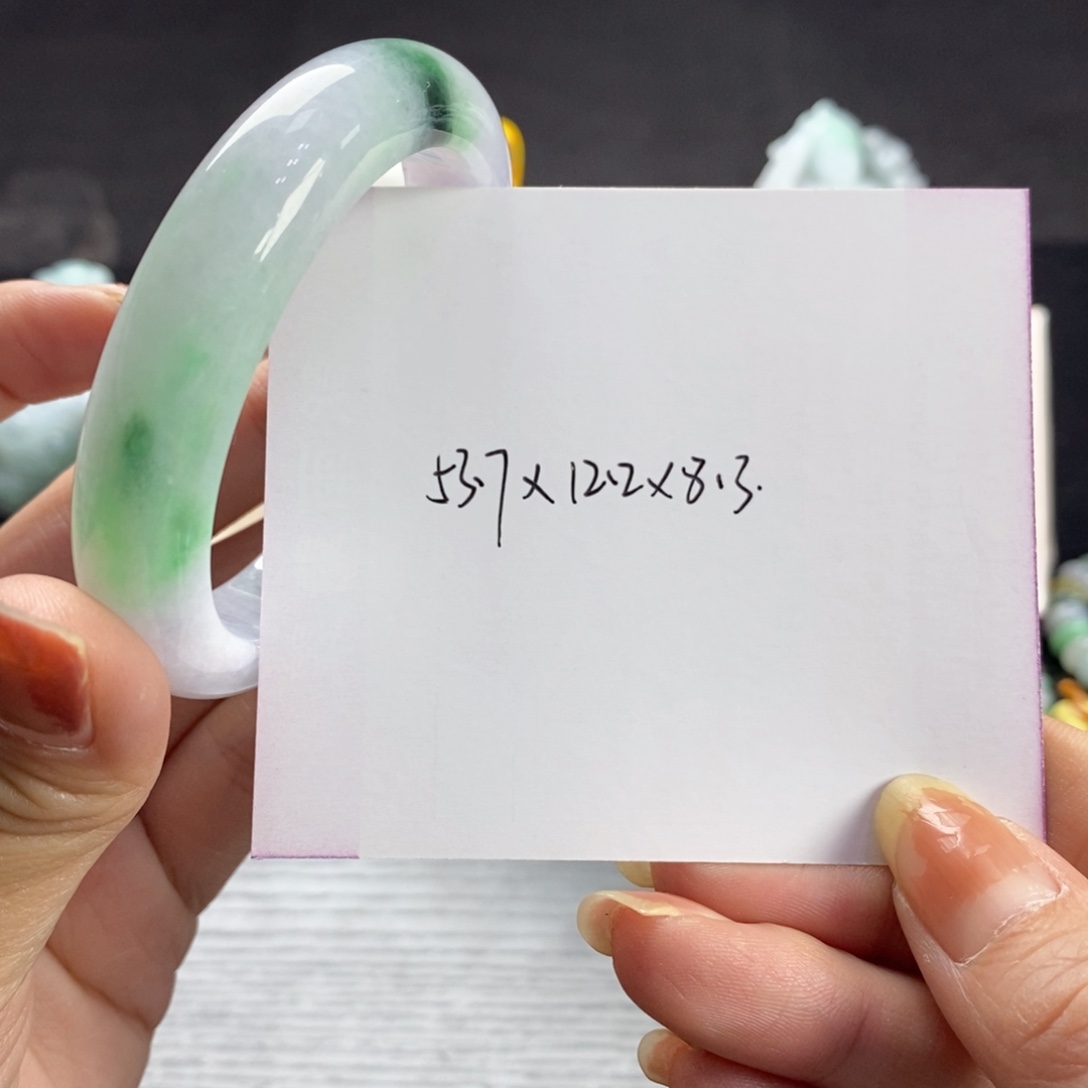翡翠手镯未镶嵌天然翡翠