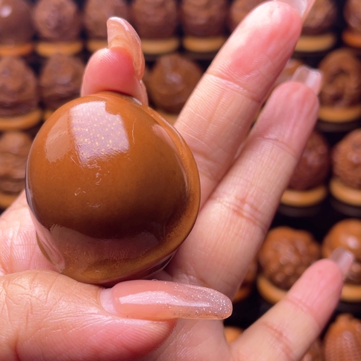 橄榄核把件侯***侯橄榄雕刻