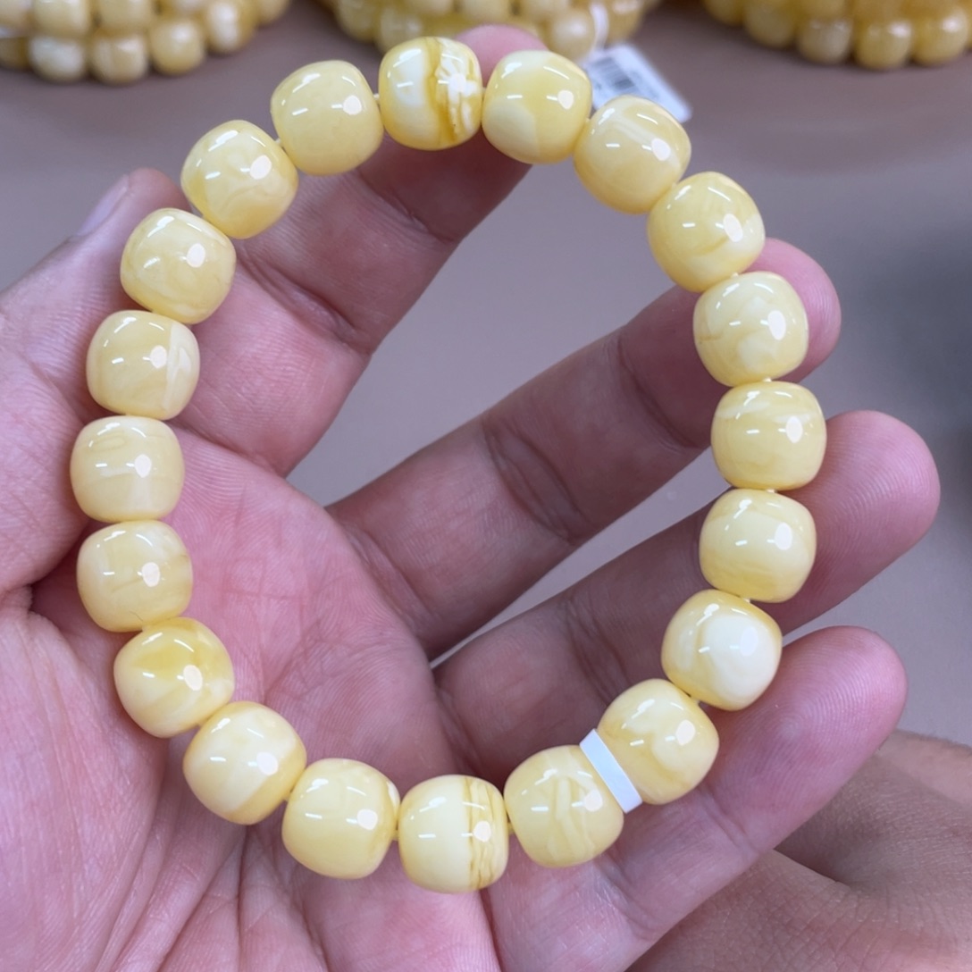 琥珀裸石未镶嵌026000000000