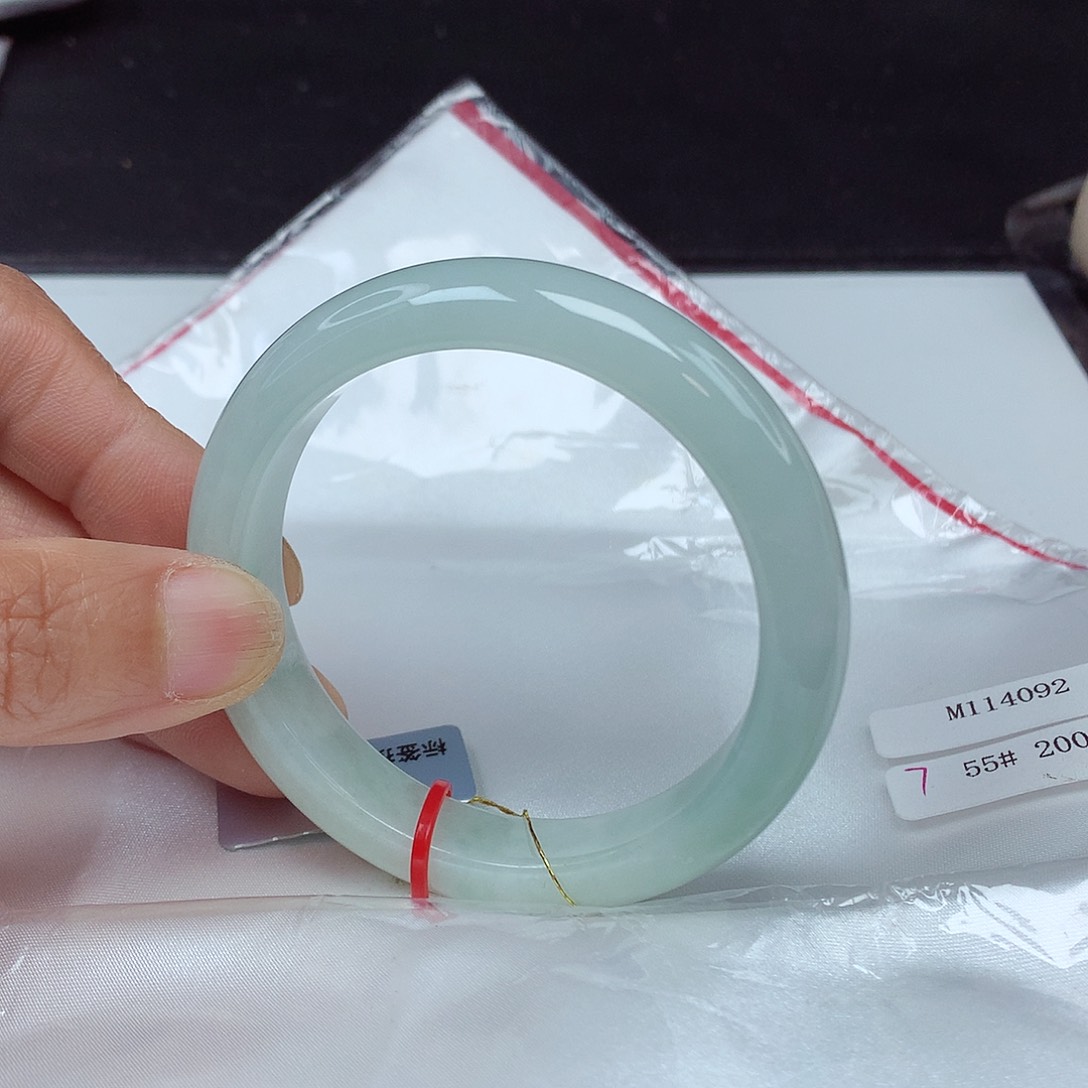 翡翠手镯未镶嵌55圈4092