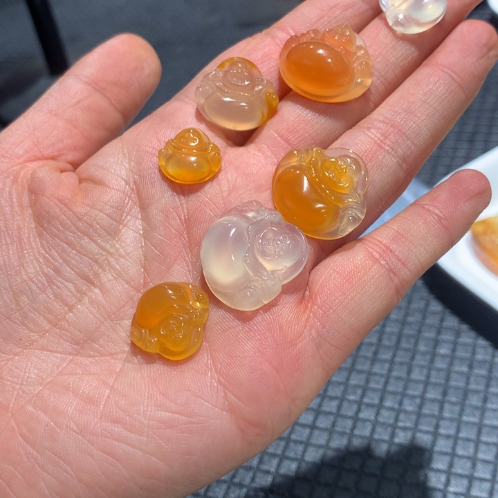 石英质玉（黄龙玉）未镶嵌颈饰