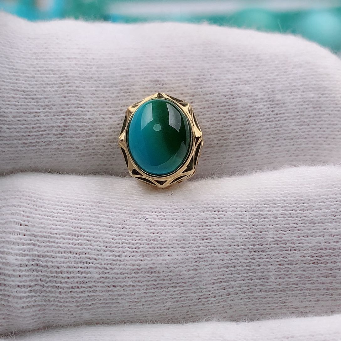 绿松石金背云1.62克18K金镶嵌