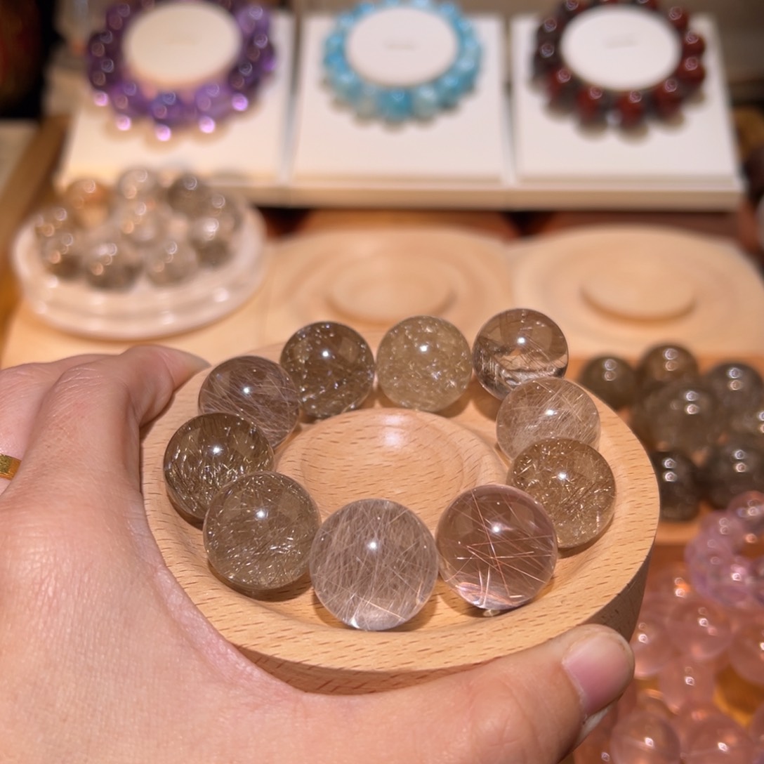 水晶手串未镶嵌M**r手串