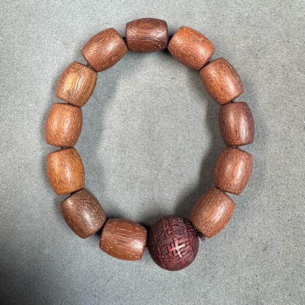 B72沉木桶珠手串