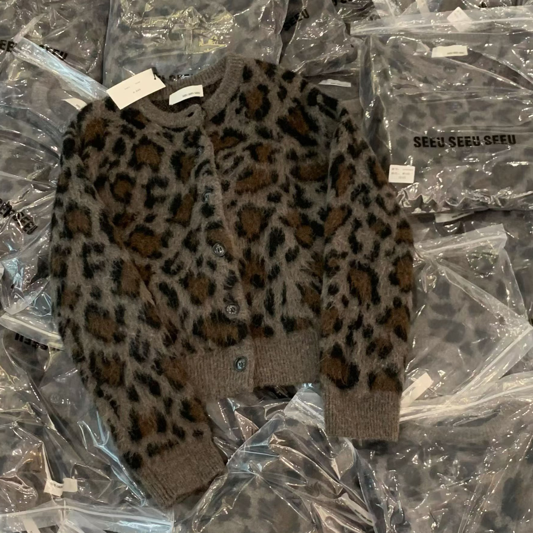 韩版爆款经典豹纹圆领羊毛羊绒毛衣开衫女2025冬季新时尚百搭上衣