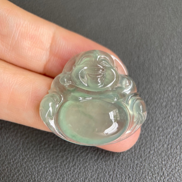 天然缅甸翡翠A货  晴绿底佛公