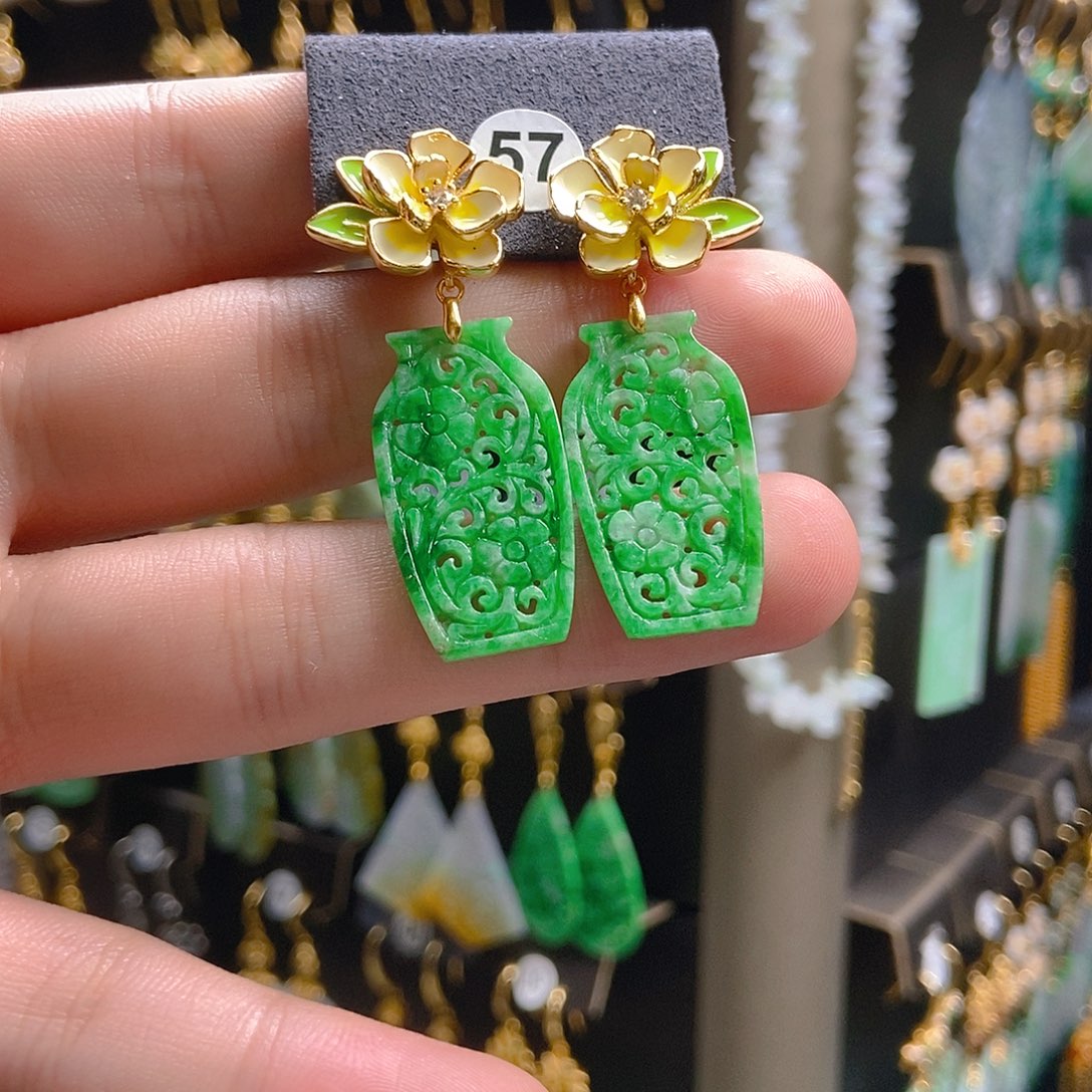 迎***.翡翠未镶嵌耳饰翡翠
