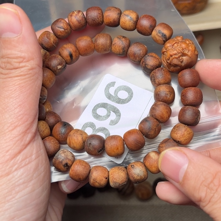 贡木手串/手链瑕疵