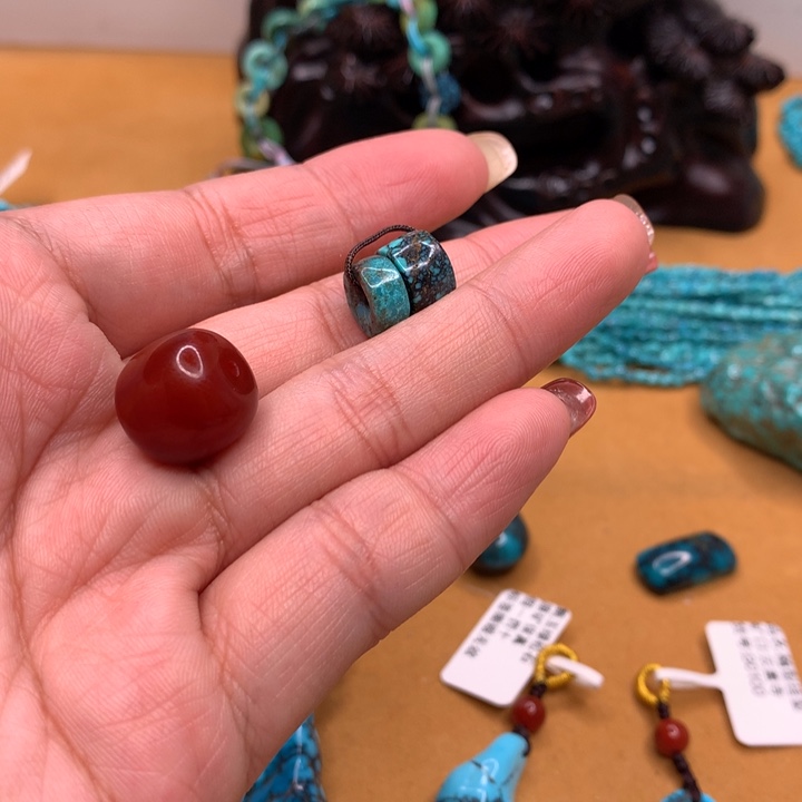 玛瑙/玉髓原矿未镶嵌E****?