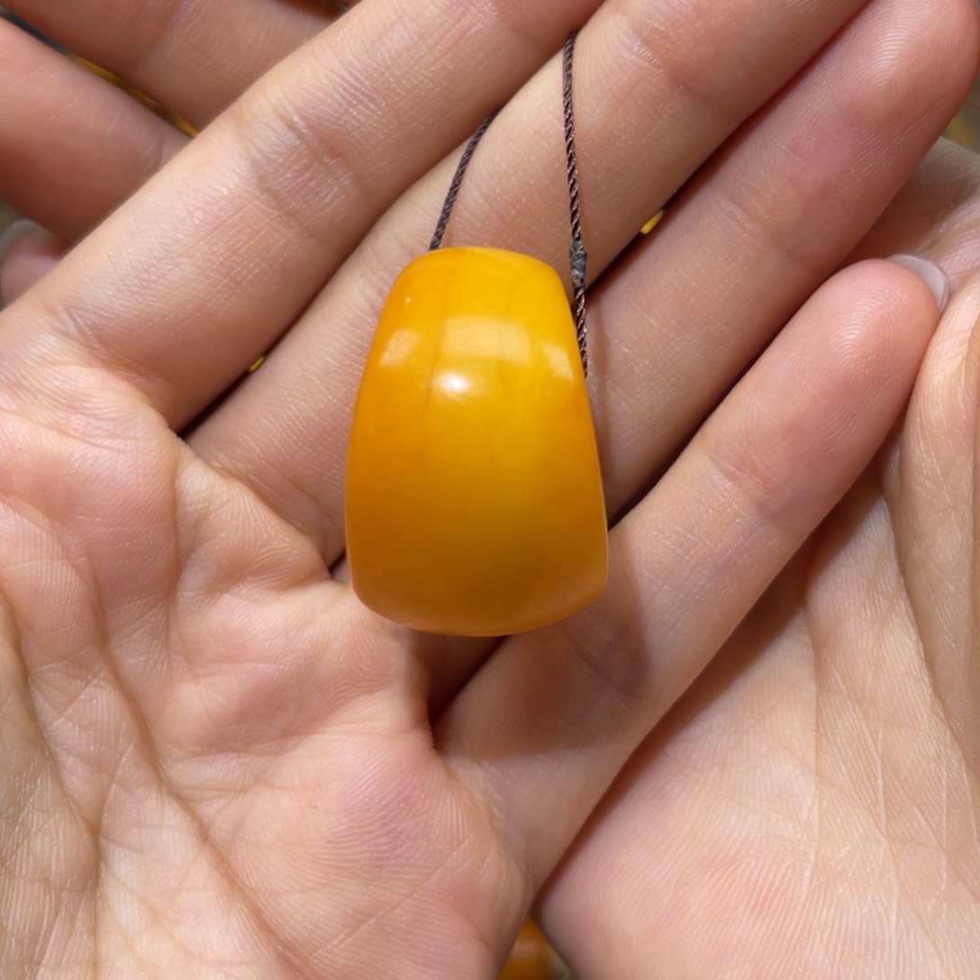 【闪购商品】琥珀裸石未镶嵌马蹄